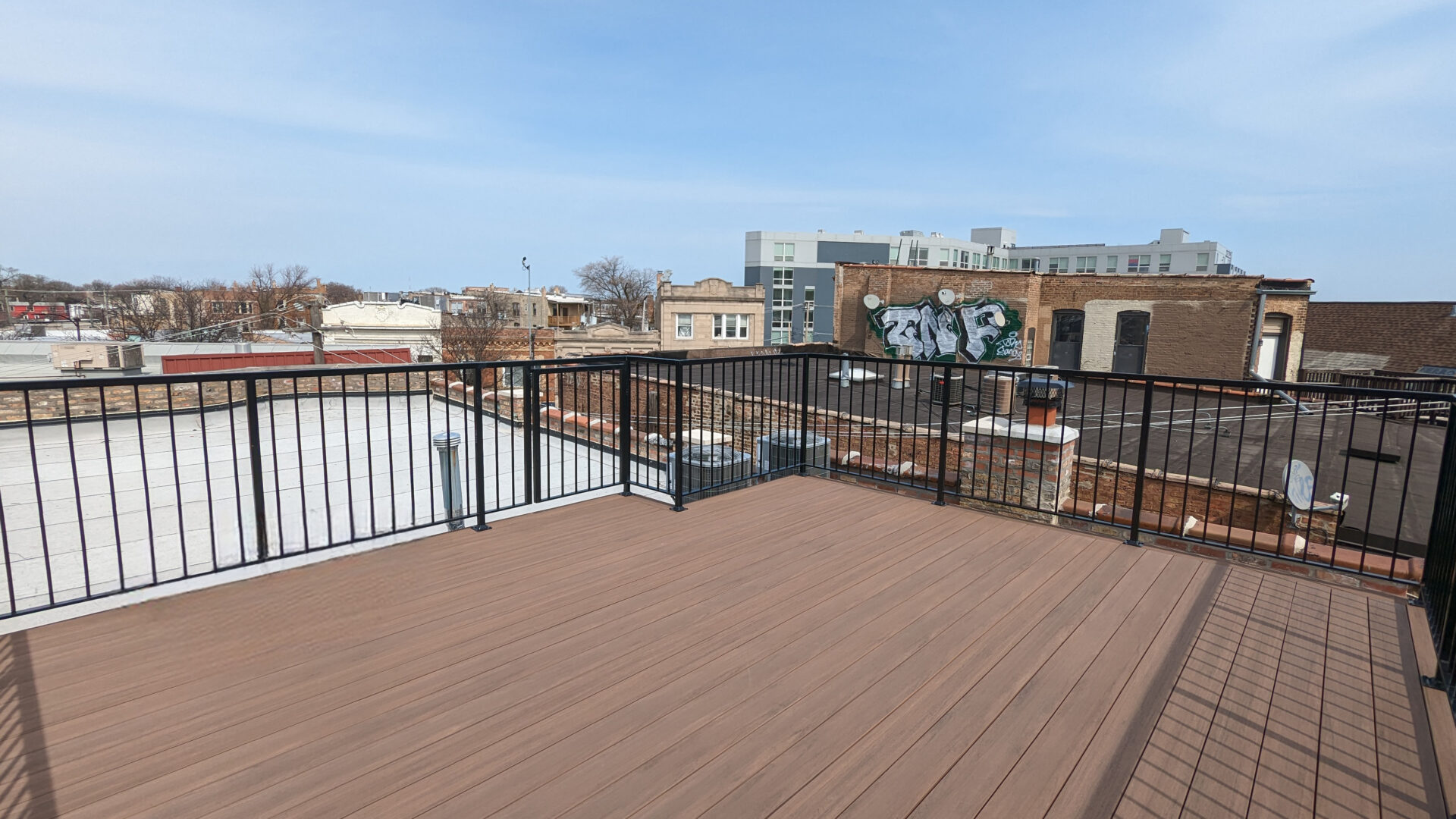 How to choose the right Commercial Deck Builder for your Project?